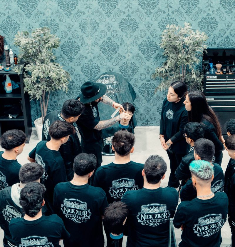 Curso de iniciación de barbería y peluquería masculina.